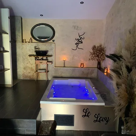Le Lovy , Studio Independant Avec Jacuzzi Cubnezais Exterior foto